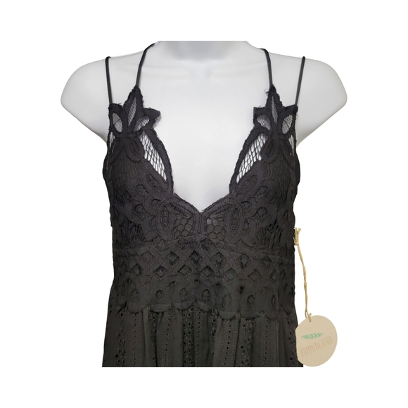 Hummingbird Black Lace Dress - Picture 2 of 12